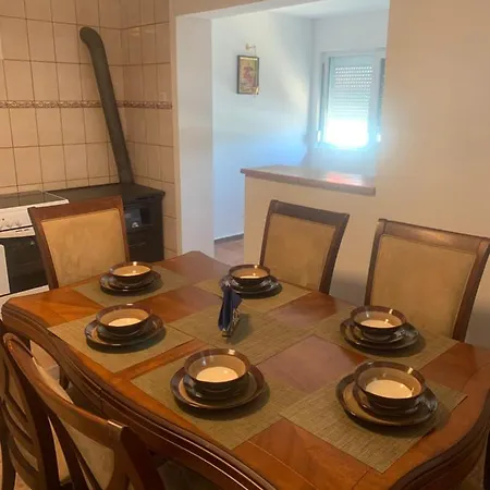 Ferienhaus Mika's Poolhouse Belgrad