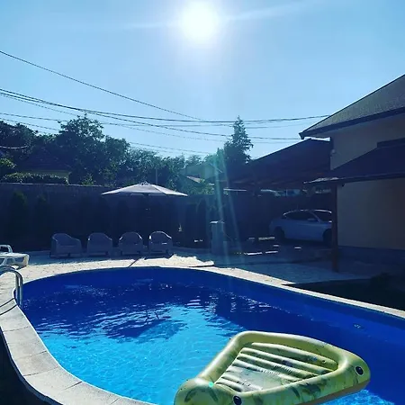 Mika's Poolhouse * Belgrade