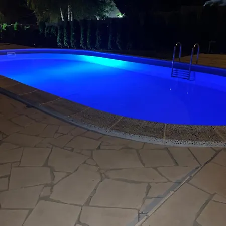 Mika's Poolhouse